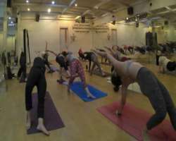 The fitness freaks love to go to the mall due to the gym while the craft lovers prefer to visit on the weekend due to thematic and small craft sales. 